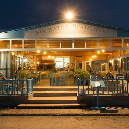 Socrates & Restaurant Apartman Mílatosz