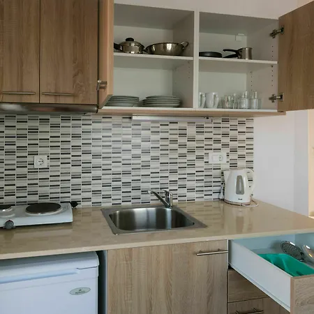 Apartment Socrates & Restaurant Milatos